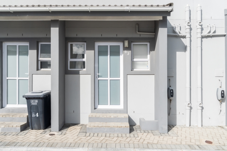 2 Bedroom Property for Sale in Stratford Green Western Cape